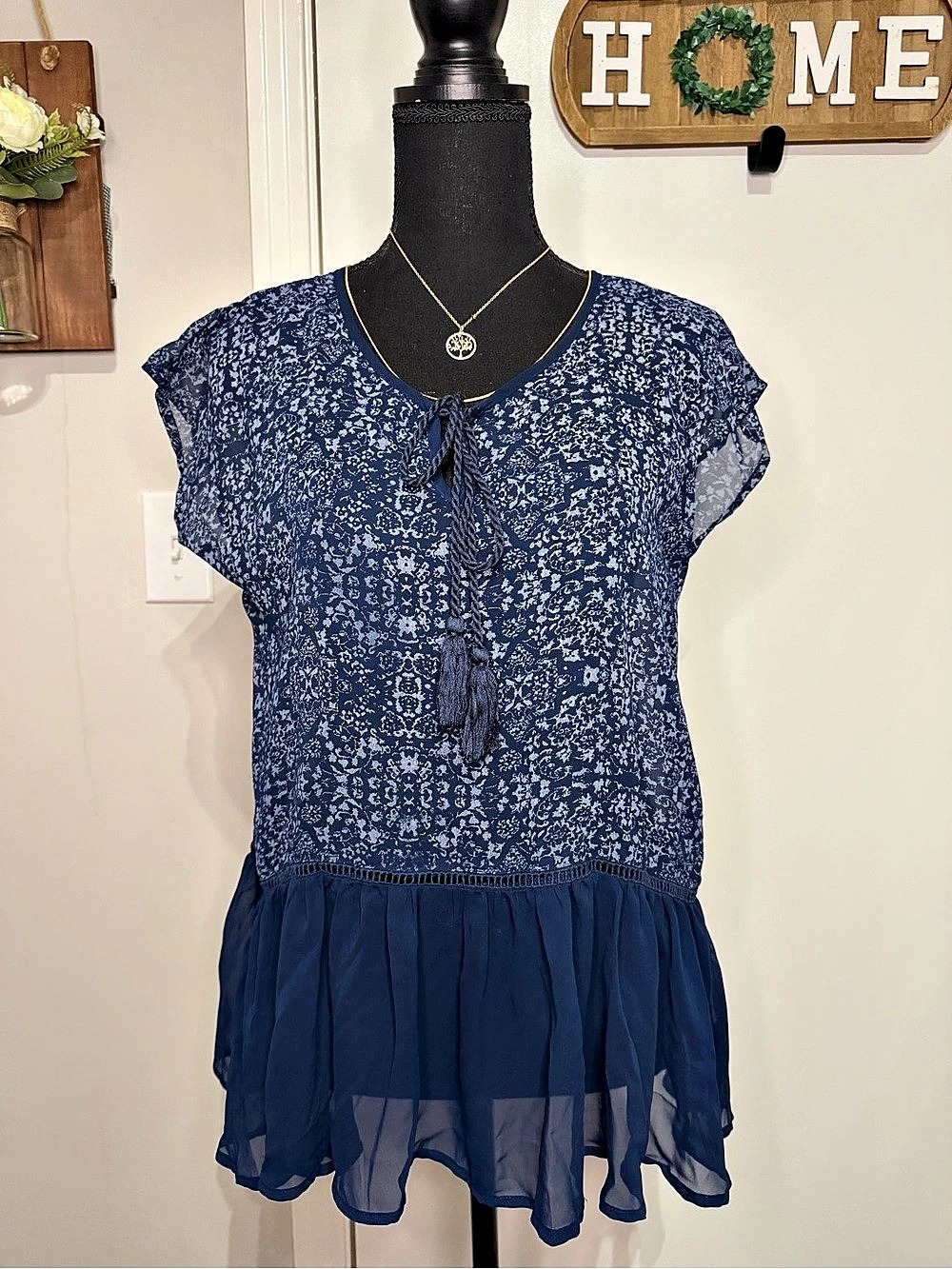 Knox Rose Floral Mini Dress in Blue & White Size Medium